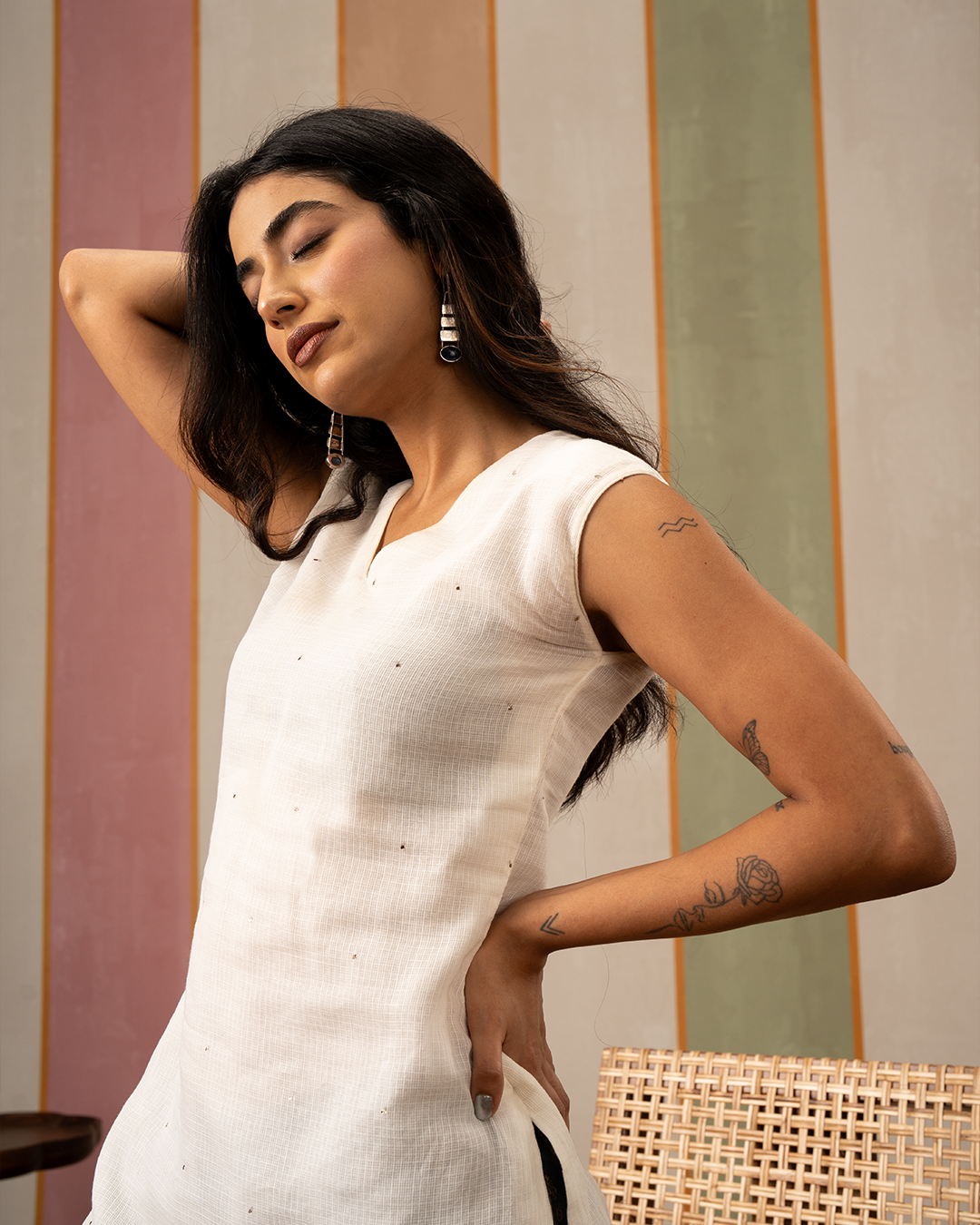 White Mukaish Doria Sleeveless Short Kurti