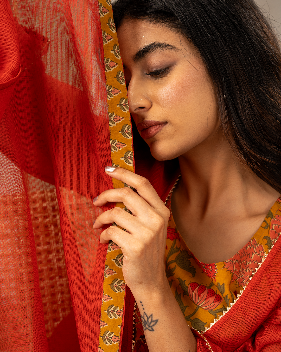 Red Solid Doria Dupatta with Gota and Blockprint Border