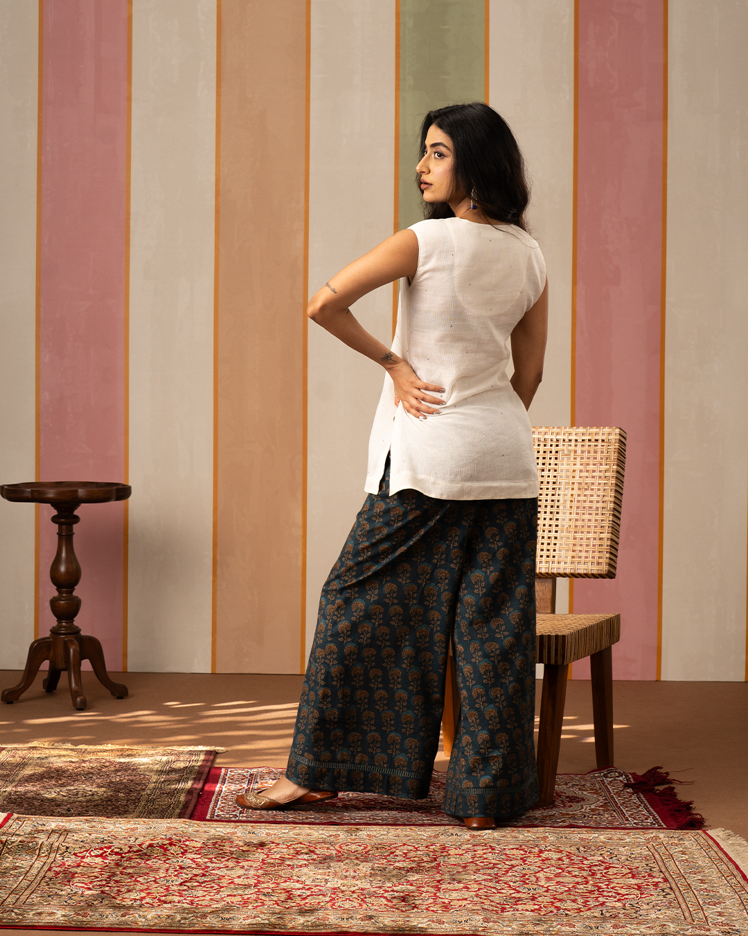 White Mukaish Doria Sleeveless Short Kurti